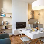 Beautiful&bright 2-br at the doors of Le Panier in Marseille - Welkeys