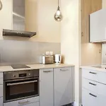 Beautiful&bright 2-br at the doors of Le Panier in Marseille - Welkeys